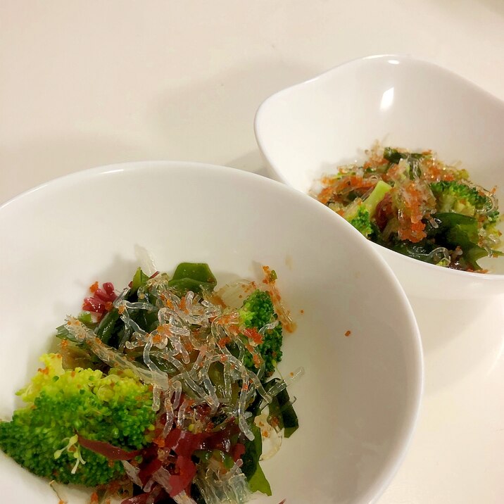 ブロッコリーと海藻のプチプチサラダ